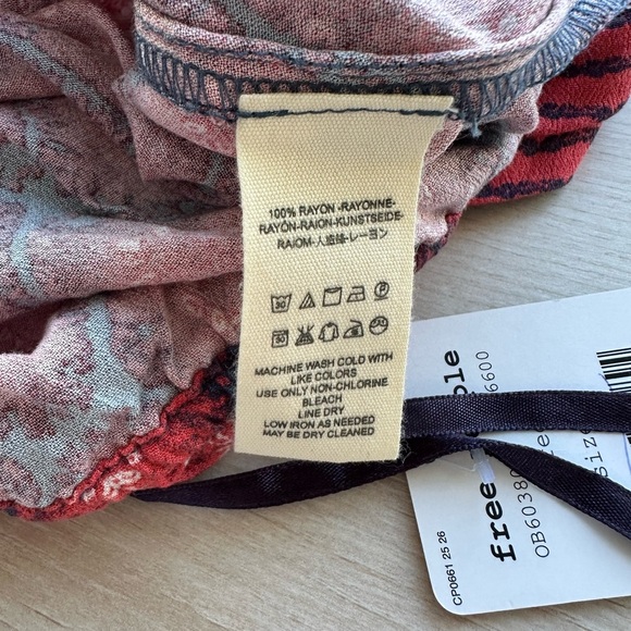 New Free People Medium Bohemian Asymmetrical Call On Me Top in Red/Navy - Picture 11 of 11